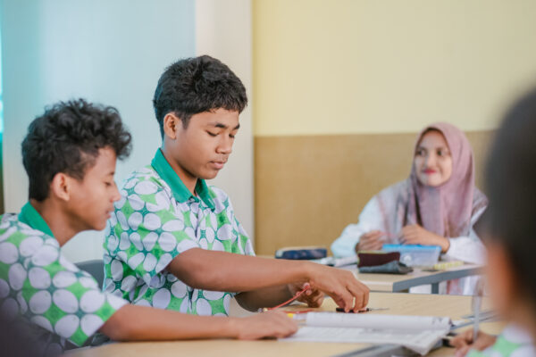 Learning Electricity Through Practice